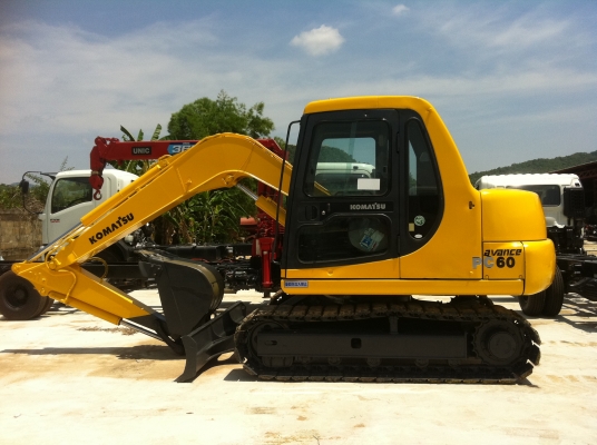 ขายรถขุด  KOMATSU PC60-7  มีหลายคัน