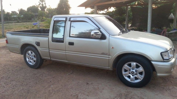 isuzu dragon spececab 2.8 ปี 99 เกียธรรมดา isuzu dragon spececab 2.8 ปี 99 เกียธรรมดา