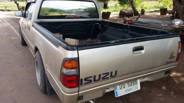 isuzu dragon spececab 2.8 ปี 99 เกียธรรมดา isuzu dragon spececab 2.8 ปี 99 เกียธรรมดา