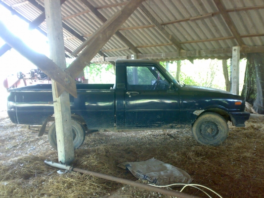 มาสด้า 1000 เล็กกะทัดรัด ประหยัดครับ