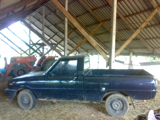 มาสด้า 1000 เล็กกะทัดรัด ประหยัดครับ