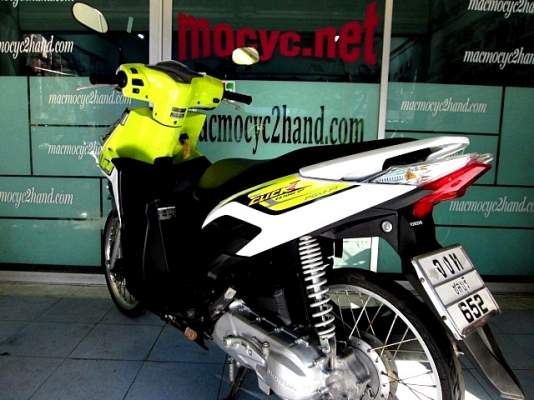 CLICK 110 i สีขาว  รถเดือน พฤศจิกายน ปี 53 ไมล์ 8 พันโล ของแถม 2 รายการ 21900