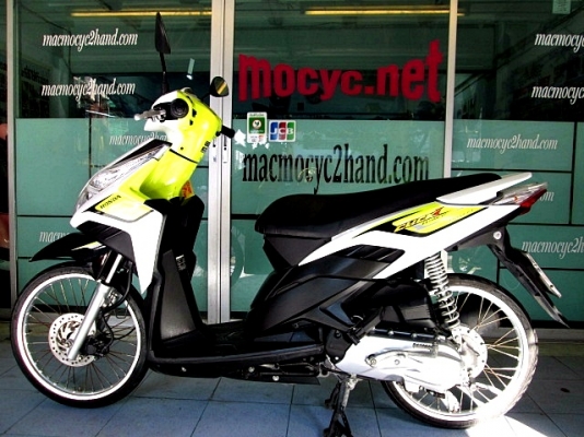 CLICK 110 i สีขาว  รถเดือน พฤศจิกายน ปี 53 ไมล์ 8 พันโล ของแถม 2 รายการ 21900