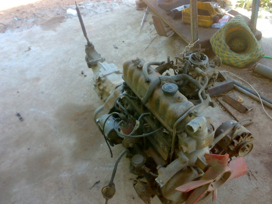 เครื่องโตโยต้า 12R พร้อมเกียร์ 5เกียร์ครับ