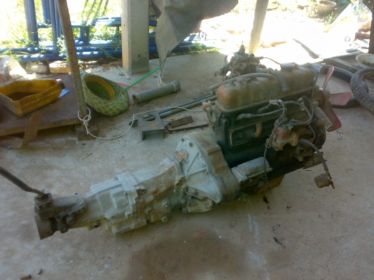 เครื่องโตโยต้า 12R พร้อมเกียร์ 5เกียร์ครับ