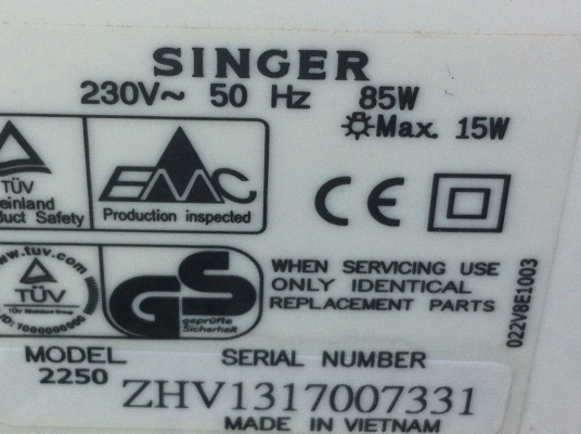 จักรเย็บผ้า SINGER สภาพค่อยข้างใหม่มาก เย็บเส้นตรง ซิกแซด และลายแบบต่างๆ จักรเย็บผ้า SINGER สภาพค่อยข้างใหม่มาก เย็บเส้นตรง ซิกแซด และลายแบบต่างๆ