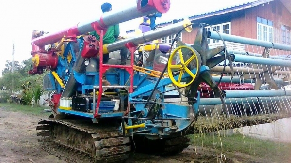 ขาย รถเกี่ยวข้าว บางไทร การช่าง