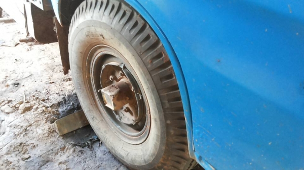 **125,000 บ.ต่อรอง**ขาย4ล้อกลาง ISUZU TLD วางเครื่อง 4BC2-100แรงฝาดำ เกียร์สั้นสายแล้ว เครื่องดี แน่น แรงดี ฟิตมาไม่นาน สตาร์ทติดง่าย เกียร์ดีไม่หลุด ช่วงล่างเดิม เฟืองท้ายเพลาลอย คัสซีดี เดิม มีบวมซับช่วงคอนิดๆ เสริมเหล็กบนแล้ว แข็งแรง คัสซีหลักยังสวยทั้