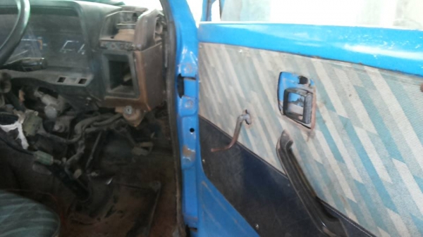 **125,000 บ.ต่อรอง**ขาย4ล้อกลาง ISUZU TLD วางเครื่อง 4BC2-100แรงฝาดำ เกียร์สั้นสายแล้ว เครื่องดี แน่น แรงดี ฟิตมาไม่นาน สตาร์ทติดง่าย เกียร์ดีไม่หลุด ช่วงล่างเดิม เฟืองท้ายเพลาลอย คัสซีดี เดิม มีบวมซับช่วงคอนิดๆ เสริมเหล็กบนแล้ว แข็งแรง คัสซีหลักยังสวยทั้