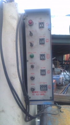 Sell> ขายเครื่องอาร์คสป๊อต เชื่อมเฉพาะจุด ใช้ระบบลม นิวเมติดครับ ไฟ 2 สาย พร้อมใช้งานครับ