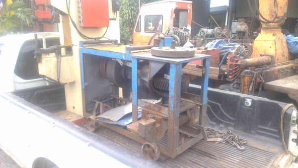 Sell> ขายเครื่องดัดและตัด เหล็กก่อสร้างครับ ได้ทั้งดัดและตัดในตัวเดียวกันครับ ราคาถูกครับ