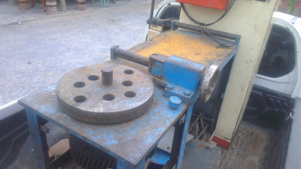 Sell> ขายเครื่องดัดและตัด เหล็กก่อสร้างครับ ได้ทั้งดัดและตัดในตัวเดียวกันครับ ราคาถูกครับ