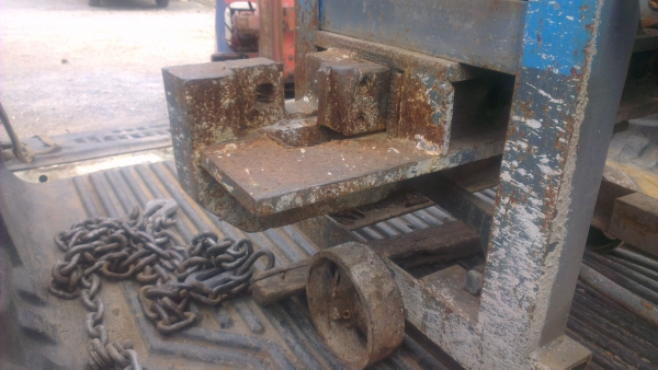 Sell> ขายเครื่องดัดและตัด เหล็กก่อสร้างครับ ได้ทั้งดัดและตัดในตัวเดียวกันครับ ราคาถูกครับ