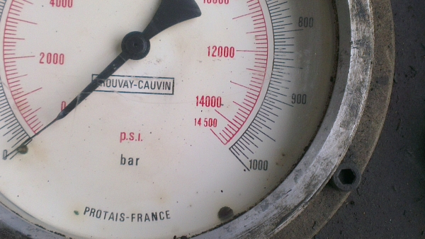 Sell> ขายเครื่องดึงสลิง 1000 bar ไว้ใช้ตอนเทเสาเข็มในไซร์งานก่อสร้างครับ สินค้าราคาถูกครับ Sell> ขายเครื่องดึงสลิง 1000 bar ไว้ใช้ตอนเทเสาเข็มในไซร์งานก่อสร้างครับ สินค้าราคาถูกครับ