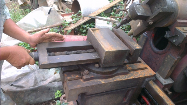 Sell> ขายแท่นไส 24" นิ้ว เครื่องพร้อมใช้งาน เฟืองทุกตัวเดิมๆ สภาพดีครับ