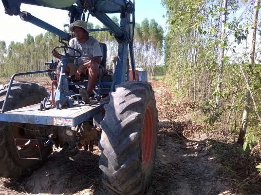 ขายรถไถคีบไม้ ลดราคาเหลือ 260000 และขายหรือให้เช่าตาชั่ง ขายรถไถคีบไม้ ลดราคาเหลือ 260000 และขายหรือให้เช่าตาชั่ง