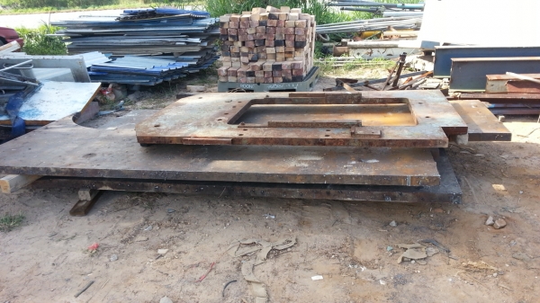 ขายเหล๊กแผ่นหนา 60 มิล 1 แผ่นเต็มขนาด 180x300 เซ็นติเมตร แผ่นใช้แล้วขนาด 218x307 เซ็น