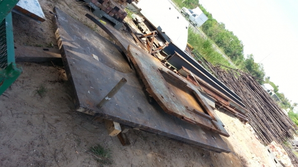 ขายเหล๊กแผ่นหนา 60 มิล 1 แผ่นเต็มขนาด 180x300 เซ็นติเมตร แผ่นใช้แล้วขนาด 218x307 เซ็น