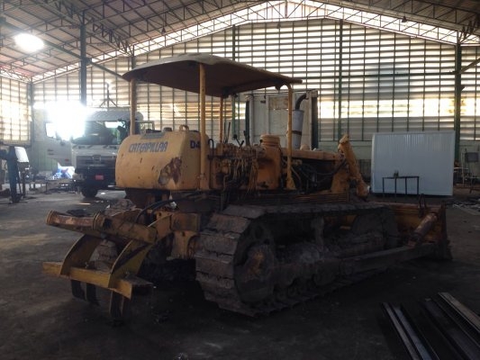 ขายถูก รถแทรคเตอร์ มีลิปเปอร์ท้าย CATERPILLAR D4. 089-5512032 ขายถูก รถแทรคเตอร์ มีลิปเปอร์ท้าย CATERPILLAR D4. 089-5512032