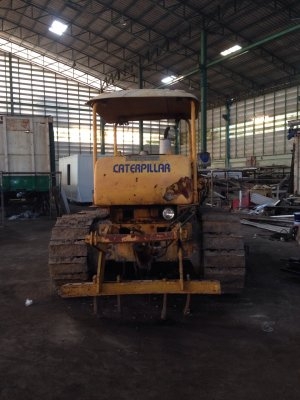 ขายถูก รถแทรคเตอร์ มีลิปเปอร์ท้าย CATERPILLAR D4. 089-5512032 ขายถูก รถแทรคเตอร์ มีลิปเปอร์ท้าย CATERPILLAR D4. 089-5512032