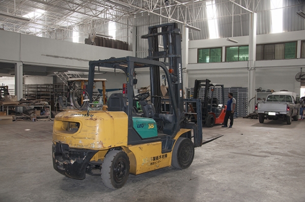 ขายรถโฟล์คลิฟท์ KOMATSU รุ่น FG35NT-7 ราคา 399,000 บาท นำเข้าจากประเทศญี่ปุ่น 100\% ไม่เคยใช้งานในประเทศไทย