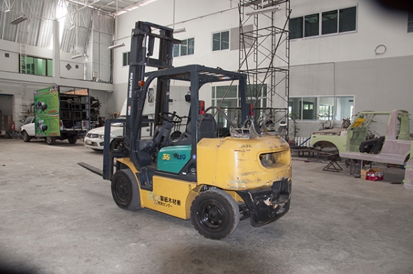 ขายรถโฟล์คลิฟท์ KOMATSU รุ่น FG35NT-7 ราคา 399,000 บาท นำเข้าจากประเทศญี่ปุ่น 100\% ไม่เคยใช้งานในประเทศไทย