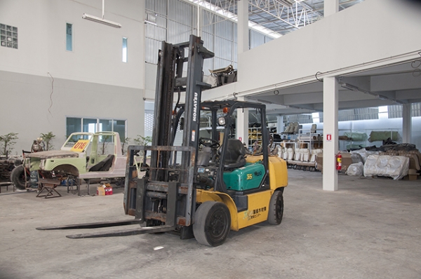 ขายรถโฟล์คลิฟท์ KOMATSU รุ่น FG35NT-7 ราคา 399,000 บาท นำเข้าจากประเทศญี่ปุ่น 100\% ไม่เคยใช้งานในประเทศไทย