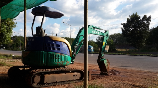 ขายด่วน KOMATSU pc30  MR-1 (คันที่1)รถนำเข้าญี่ปุ่นแท้ๆ ไม่เคยใช้งานในไทย ซื้อไปใช้งานได้เลย