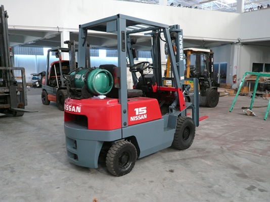 ขายรถโฟล์คลิฟท์มือสอง NISSAN รุ่น NJ01-A15 159,000 บาท นำเข้าจากประเทศญี่ปุ่น 100\% ไม่เคยใช้งานในประเทศไทย