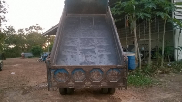 ฝากขาย 6 ล้อดั้ม ISUZU TL100 วางเครื่อง 4BE1 110 แรงม้า คัสซีสวยตลอดเส้น ช่วงล่างใหญ่แล้ว ยาง 8.25 ขอบ 16 ทะเบียนพร้อมโอน ราคาคุยกันได้