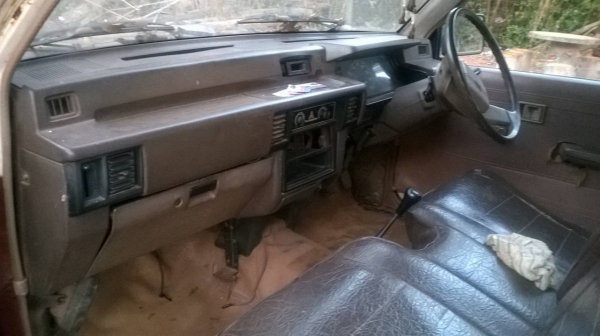 ฝากขายรถ 4 ประตู MITSUBISHI เครื่องเบนซิน ใช้งานได้ปกติ ไม่มีเล่มทะเบียน คัสซีสวยมาก ราคาต่อรองได้