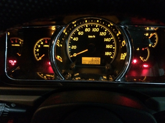 ขายดาวน์รถตู้แต่งสุดหรู 200000