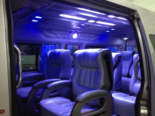 ขายดาวน์รถตู้แต่งสุดหรู 200000