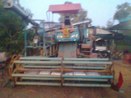 รถเกี่ยวข้าวศักดิ์พพัฒนา เครื่องHINO 195 10ล้อหัวยาวISUZU165 บันไดไฮโดลิค(พึ่งต่อใช้ได้1ปีครับ) ทะเบียนครบ ราคา750000 ต่อรองได้ครับ รถเกี่ยวข้าวศักดิ์พพัฒนา เครื่องHINO 195 10ล้อหัวยาวISUZU165 บันไดไฮโดลิค(พึ่งต่อใช้ได้1ปีครับ) ทะเบียนครบ ราคา750000 ต่อรองได้ครับ