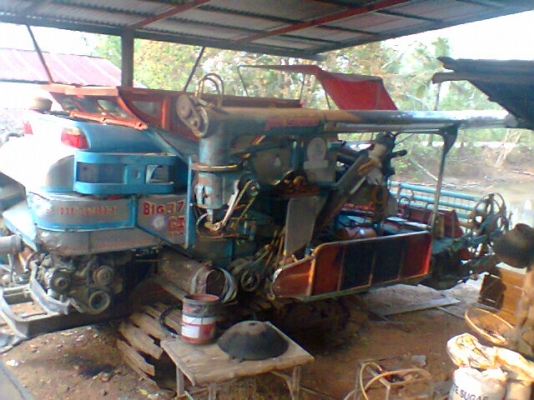 รถเกี่ยวข้าวศักดิ์พพัฒนา เครื่องHINO 195 10ล้อหัวยาวISUZU165 บันไดไฮโดลิค(พึ่งต่อใช้ได้1ปีครับ) ทะเบียนครบ ราคา750000 ต่อรองได้ครับ รถเกี่ยวข้าวศักดิ์พพัฒนา เครื่องHINO 195 10ล้อหัวยาวISUZU165 บันไดไฮโดลิค(พึ่งต่อใช้ได้1ปีครับ) ทะเบียนครบ ราคา750000 ต่อรองได้ครับ