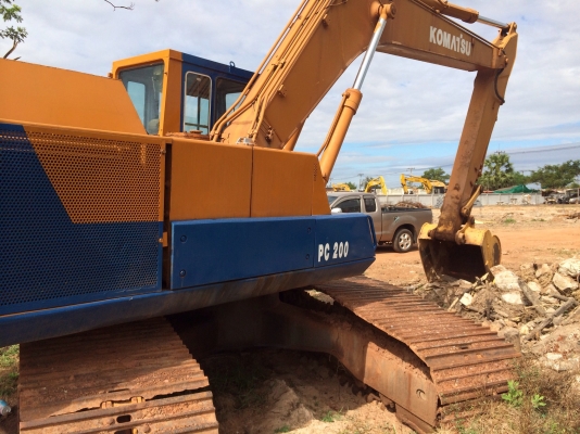 KOMATSU 200 รุ่น 3 ราคาไปได้