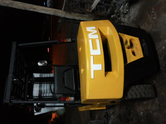 ขายฟอร์คลิฟ3ตัน เสาสูง 4เมตร