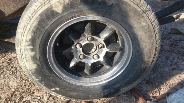 > ขาย ล้อกล้วย 14" BRIDGESTONE 5/114 มม.