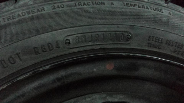 ล้อกระทะ มาสด้า2 ขอบ15×6 พร้อมยาง 185 55 15 ล้อกระทะ มาสด้า2 ขอบ15×6 พร้อมยาง 185 55 15