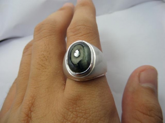 แหวนเงินแท้พลอยยี่หร่าพม่า่