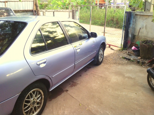 ขายนิสสันเครื่องหัฉีด แอร์เย็น ล้อแมก สีสวย ติดแก็ชลงเล่มเรียบร้อย