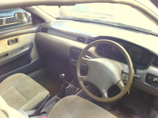 ขายนิสสันเครื่องหัฉีด แอร์เย็น ล้อแมก สีสวย ติดแก็ชลงเล่มเรียบร้อย