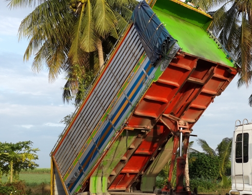 ขายกระบะดั้มเกษตร พร้อมกระบอกดั้มไม่รั่วซึม ต่ออู่หนุ่มภูธร ชลบุรี เคยใช้งานบรรทุกแต่ข้าวสาร กระบะไม่ช้ำ ติดต่อ พิทักษ์ 089-8395419