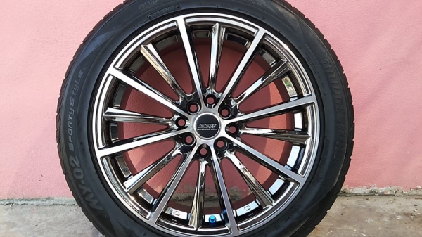 ล้อใหม่ถอดเก็บครับ 17 4รู100&times;114 ยาง Bridgestone 215 50 17 ใหม่ๆ