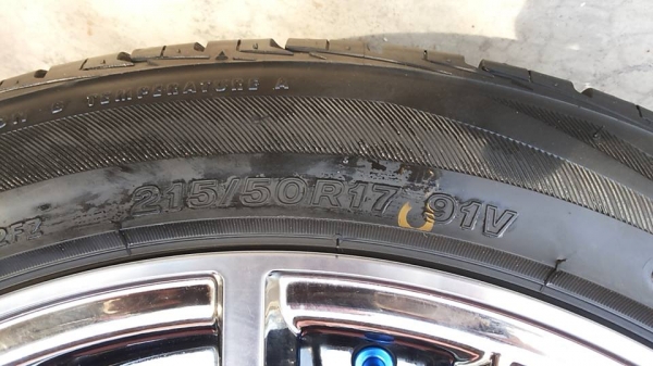 ล้อใหม่ถอดเก็บครับ 17 4รู100&times;114 ยาง Bridgestone 215 50 17 ใหม่ๆ