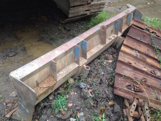 ขายรถไถ 2เพลา FORD 8210 เครื่อง 6สูบ 115แรงม้า เล่มทะเบียน สนใจโทร 081-970-1072