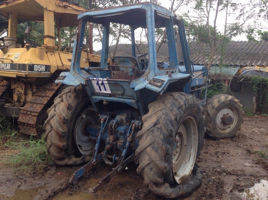 ขายรถไถ 2เพลา FORD 8210 เครื่อง 6สูบ 115แรงม้า เล่มทะเบียน สนใจโทร 081-970-1072