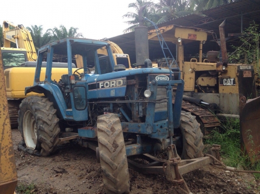 ขายรถไถ 2เพลา FORD 8210 เครื่อง 6สูบ 115แรงม้า เล่มทะเบียน สนใจโทร 081-970-1072