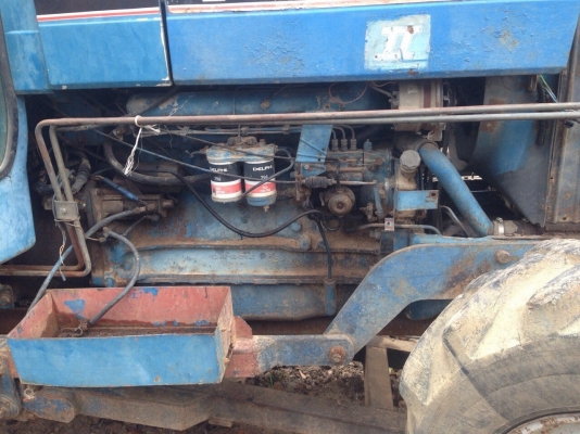 ขายรถไถ 2เพลา FORD 8210 เครื่อง 6สูบ 115แรงม้า เล่มทะเบียน สนใจโทร 081-970-1072