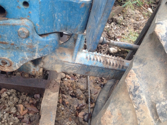 ขายรถไถ 2เพลา FORD 8210 เครื่อง 6สูบ 115แรงม้า เล่มทะเบียน สนใจโทร 081-970-1072